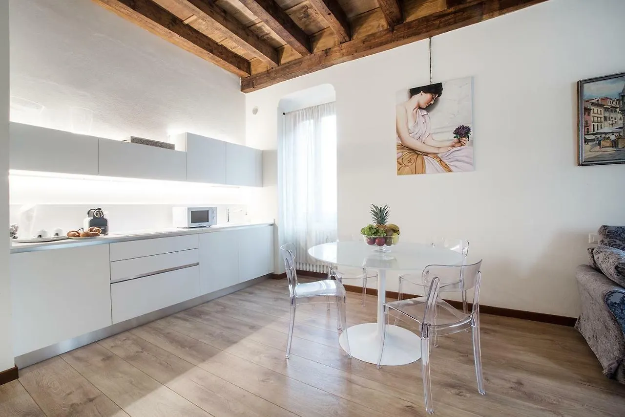 Residenza Duomo3 - Apartments Verona 0*,  Italia